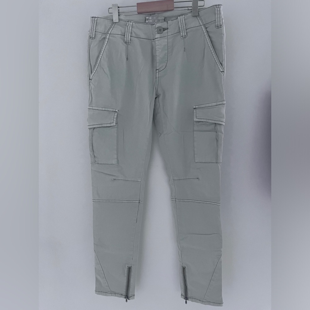 Free People Cargo Ankle Zip Cotton
Blend Skinny Straight Pants size 28